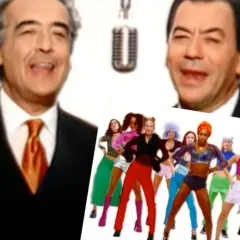 Dwóch mężczyzn w garniturach i grupa tańczących kobiet w kolorowych strojach. To scena z teledysku "Macarena", gdzie można znaleźć polskie tłumaczenie tekstu.