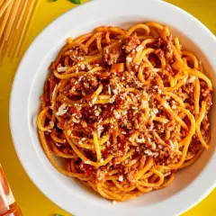 Pyszne spaghetti bolognese: prosty przepis w 30 minut!