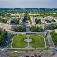 Jak dojechać na Osiedle Teatralne w Krakowie? Praktyczny przewodnik