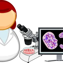 Biologo nutrizionista al lavoro con microscopio e campioni cellulari visualizzati su schermo.