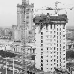 Hotel Marriott Warszawa – Kiedy powstał i jak wyglądała budowa?