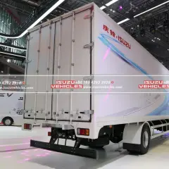 Ciężarówka do 12 ton: Jak wybrać optymalny model dla firmy?