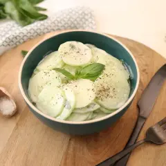 Salade de concombre : 10 recettes fraîches et astuces d'expert