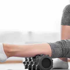 Roller do masażu: Jak rolować, by rozluźnić mięśnie i uniknąć kontuzji?