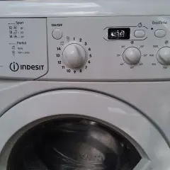 Jak zresetować pralkę Indesit i uniknąć problemów z działaniem
