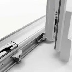 Mechanizm okna PSK z widocznym ryglami i prowadnicą.