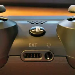 Do czego służy EXT na padzie PS4? Odkryj jego praktyczne zastosowania