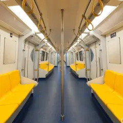Zniżki PKP dla emerytów i seniorów: jak oszczędzać na podróżach?