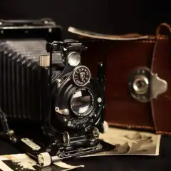 Kto wynalazł aparat fotograficzny i jak zmienił świat obrazów?