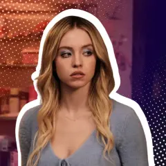 Sydney Sweeney in einem blauen Pullover, bekannt aus Serien wie Euphoria. Ihr Blick ist nachdenklich, während sie vor einem stilisierten Hintergrund steht.