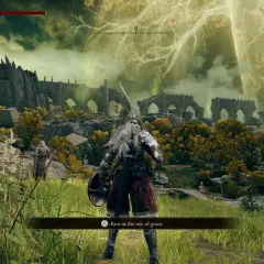 Un guerriero si prepara ad esplorare le rovine di Elden Ring, con un imponente albero dorato sullo sfondo. Una guida per i giocatori.