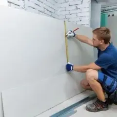 Jak przykleić karton gips do ściany - uniknij powszechnych błędów