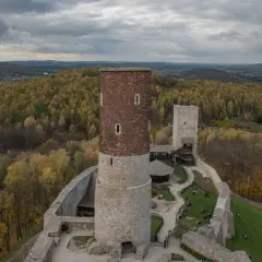 Góry Świętokrzyskie: Atrakcje od gołoborzy po centra nauki