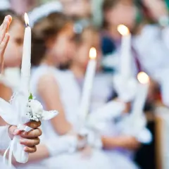 Czy w kościele anglikańskim jest komunia? Odkryj jej znaczenie i praktyki