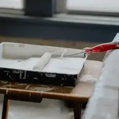 Czy można pomalować tynk mozaikowy? Praktyczne porady i najlepsze metody
