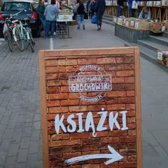 Czy w antykwariacie można sprzedać książki? Warunki i porady dla sprzedających
