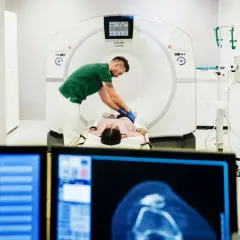 Skutki uboczne radioterapii miednicy: objawy, statystyki i zarządzanie.