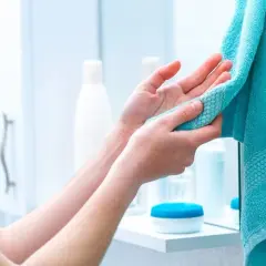 Jak prać ręczniki? Miękkość, chłonność i higiena krok po kroku