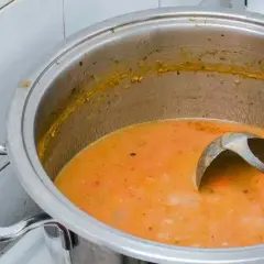 Zupa pomidorowa: Jaka śmietana, by się nie zważyła?
