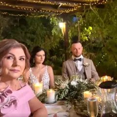 Kolor sukni dla mamy pana młodego: Elegancja bez modowej wpadki