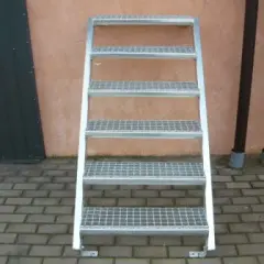 Schody do piwnicy z czego - najlepsze materiały i ich wady
