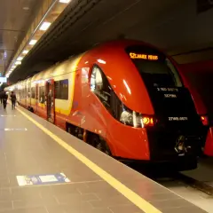 SKM S2 Lotnisko Chopina: znajdź pociąg do centrum w 3 minuty!