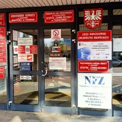 Budynek z wieloma urzędami w Tarnowie, m.in. Kuratorium Oświaty, Urząd Marszałkowski, NFZ. Tu załatwisz sprawy urzędowe, jak np. paszport Tarnów.