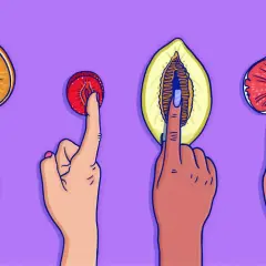 Dita che toccano frutti, un invito a scoprire come masturbare una donna con dolcezza e piacere.
