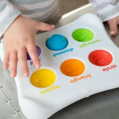 Zabawki sensoryczne dla niemowląt: wybierz mądrze! (0-12m)