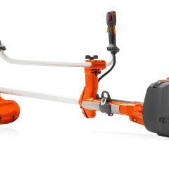 Pomarańczowa kosiarka żyłkowa Husqvarna 545RX. Sprawdź jej husqvarna 545rx dane techniczne, by poznać możliwości.