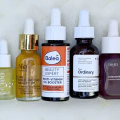 Gesichtspflege ab 30: Eine Auswahl an Naturkosmetik-Ölen für jugendliche Haut. Von Nachtölen bis zu Vitamin-Boostern.
