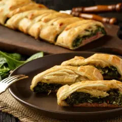 Ciasto francuskie szpinak feta: Szybki przepis na sukces!