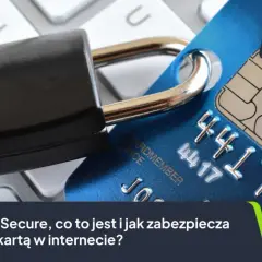 Kłódka zabezpiecza kartę płatniczą na klawiaturze, symbolizując bezpieczeństwo transakcji online dzięki usłudze 3D Secure.
