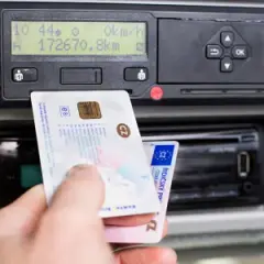 Co to jest tachograf? Działanie oraz Znaczenie Tachografu w Pojazdach