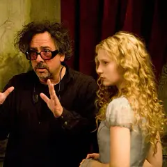 Reżyser Alicji w Krainie Czarów: Tim Burton i jego wyjątkowy styl