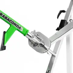 Herramienta Rabaconda para destalonar rueda moto. Mecanismo de metal y brazo verde brillante.
