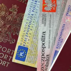 Paszport czy dowód dla dziecka - co wybrać na podróż?