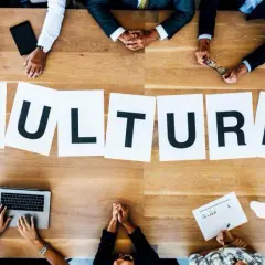 Tekst kultury: Definicja, przykłady. Czy wiesz, co to naprawdę jest?