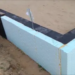 Jaki styrodur na fundamenty? Wybierz najlepszy materiał izolacyjny