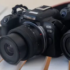 Canon R10 cameras with lenses, ready for any adventure. This model boasts impressive weather sealing for reliable shooting in diverse conditions.