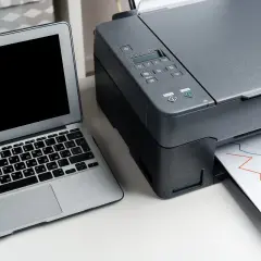 Jak drukować z laptopa na drukarkę - proste kroki i porady rozwiązywania problemów