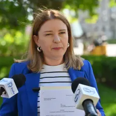 Katarzyna Kierzek-Koperska udziela wywiadu przed komisją etyki poselskiej.