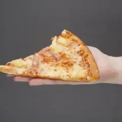 Ile waży jeden kawałek pizzy? Zaskakujące różnice w wadze!