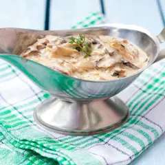 Sos grzybowy z czym podawać? Odkryj najlepsze połączenia smakowe