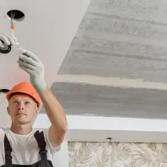 Ile zarabia elektryk z własną działalnością? Zaskakujące fakty o dochodach