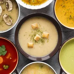 Zupy świata i Polski: przewodnik po smakach i rodzajach. Poznaj je!
