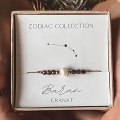 Bransoletka z granatów i perłą, symbol Barana. Idealny prezent dla każdego, kto ceni sobie piękno kamieni i astrologię.
