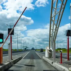 Czy na autostradach są bramki? Oto, co musisz wiedzieć o opłatach
