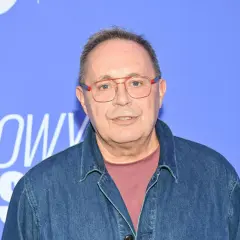 Tomasz Sianecki w okularach, w dżinsowej kurtce. Czy to jego poprzednie nazwisko?