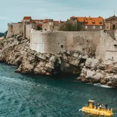 Ile trwa lot do Chorwacji z Warszawy? Poznaj zaskakujące fakty